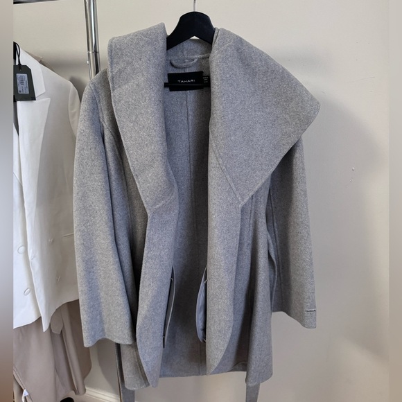Tahari Women’s Marla Wool Caped Gray Coat Size Small - Picture 5 of 16
